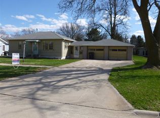 204 E 8th St, Harvard, NE 68944