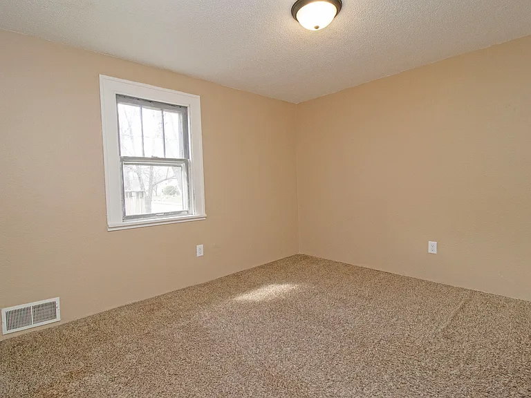 1563 6th Ave N #1 — Photo 19