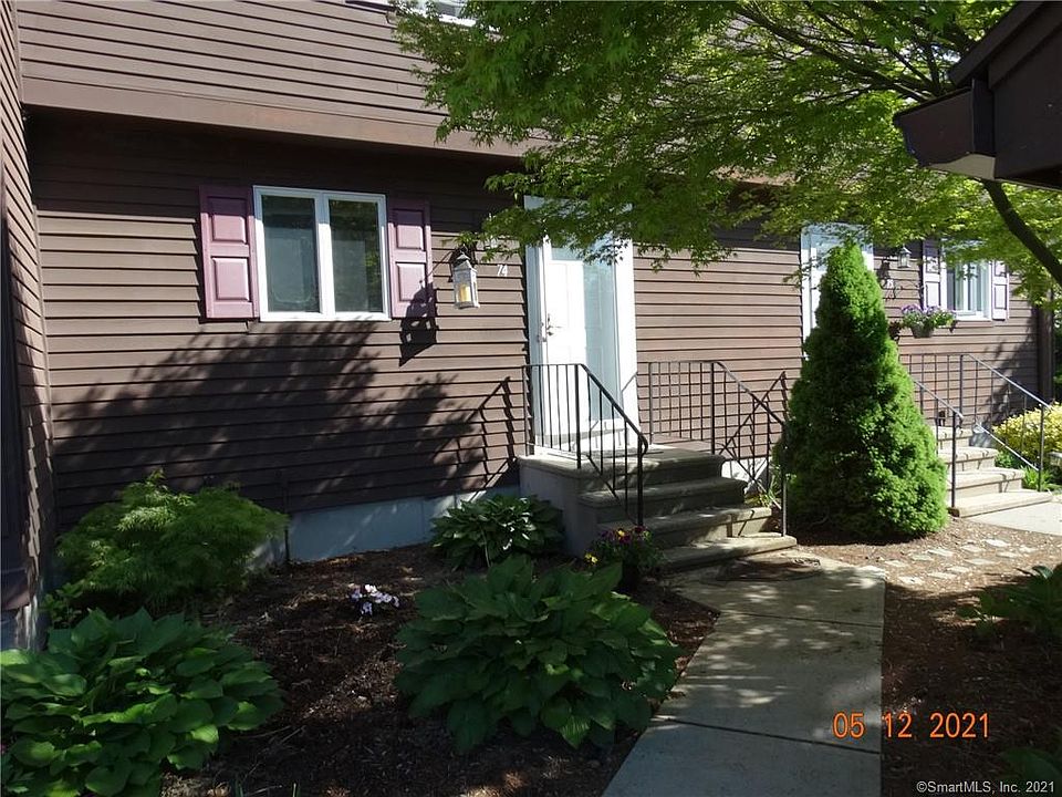1st image of 74 Candlewood Dr #74