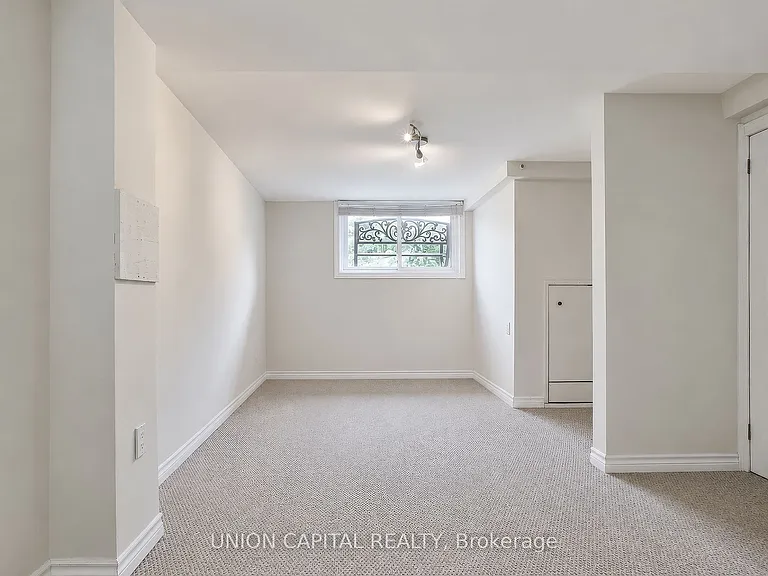 50 Wichey Rd #LOWER — Photo 4