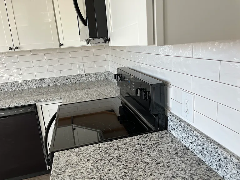 469 N 2400 E #12 — Photo 6