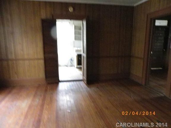 3rd image of 639 Izard St