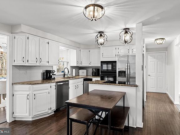 2nd image of 506 Fairview Rd