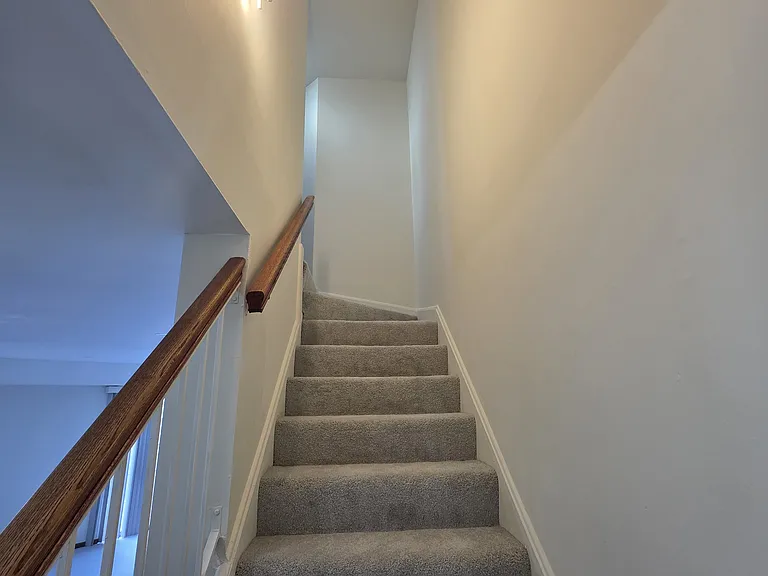 1751 Sleepy Hollow Ct #7 — Photo 8