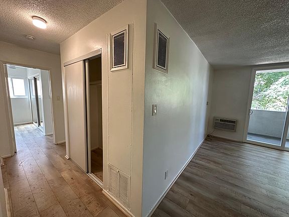 3rd image of 1221 N Spaulding Ave #205B