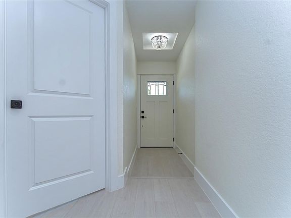 5th image of 3703 North Blvd