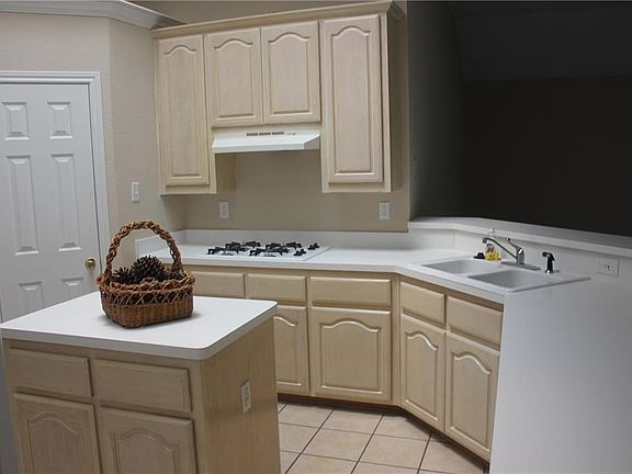 4th image of 1013 Wendell Way