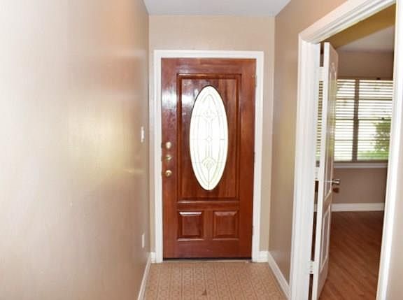 2nd image of 611 Henslee Dr