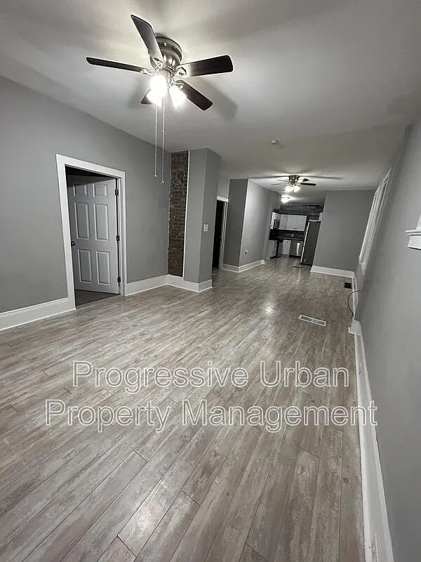 3 bed, 1.0 bath, 1110 sqft, $1,600 — Photo 1