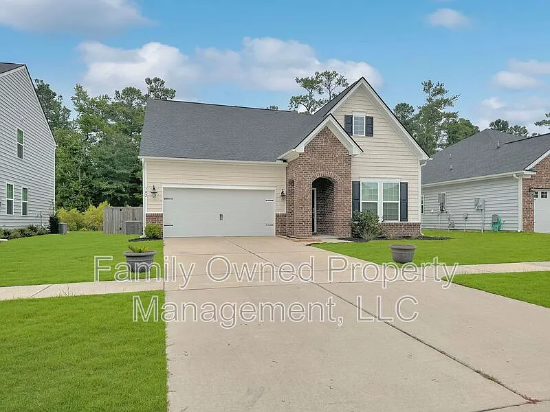 4 bed, 3.5 bath, 2644 sqft, $2,800 — Photo 3