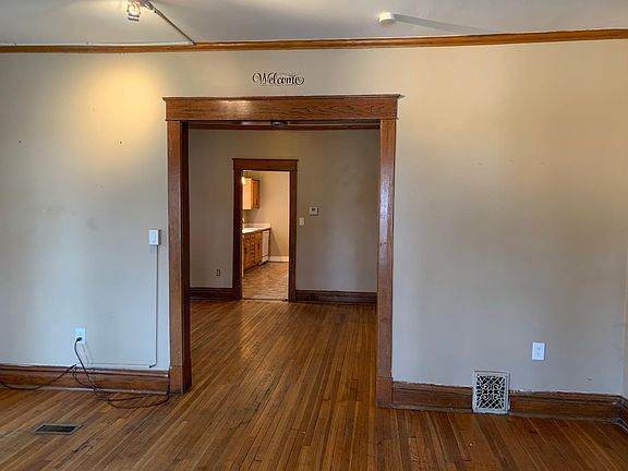 2nd image of 3920 Clark Ave