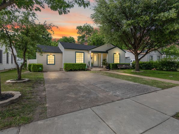 Home for Sale in Maple Lawn Dallas TX