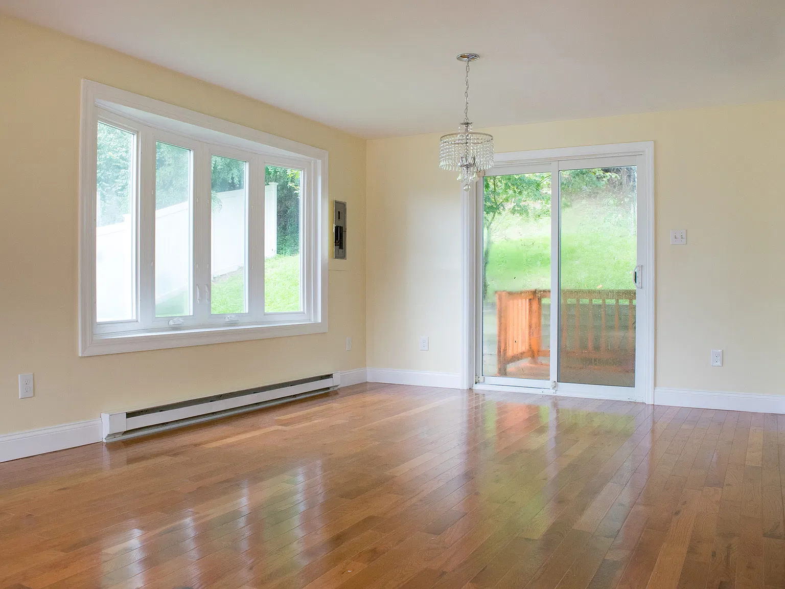 3 bed, 1.5 bath, 1100 sqft, $3,200 — Photo 4