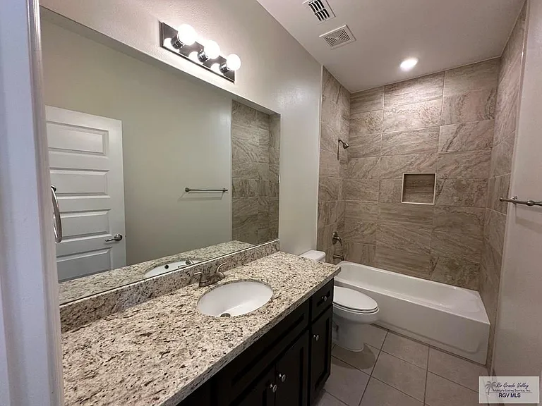 2432 S Valley Cir #B — Photo 6