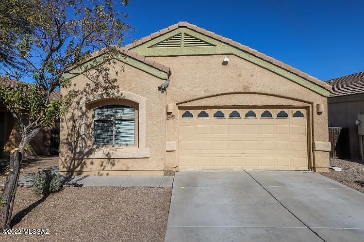 1st image of 4005 E Coolbrooke Dr