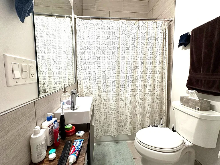 1044 W School St #2F — Photo 13