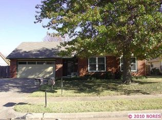 1209 S 31st St, Broken Arrow, OK 74014