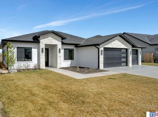 1014 Middleton Ave, Lincoln, NE 68521