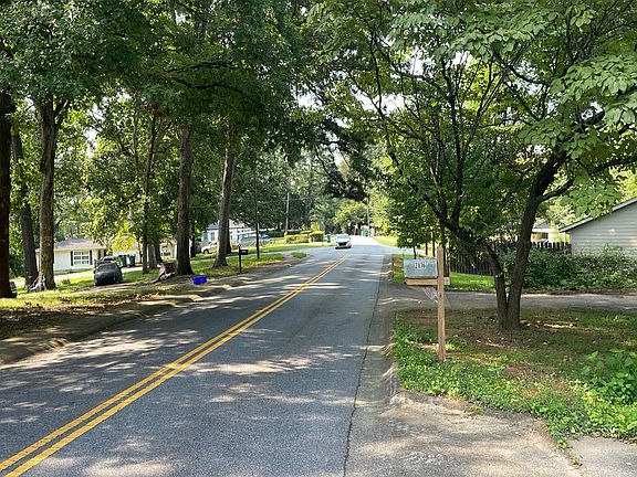4th image of 2816 Old Concord Rd SE
