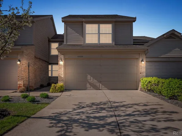 43869 Stoney Ln, Sterling Heights, MI 48313