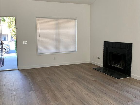 4th image of 328 Blue Ridge Ln