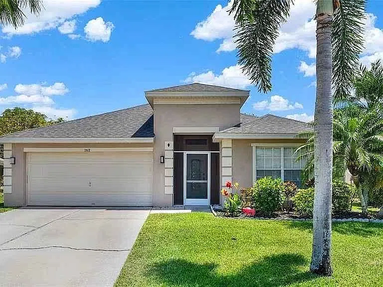 3 bed, 2.0 bath, 1746 sqft, $2,580 — Photo 4