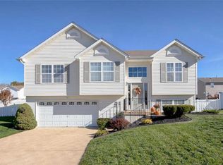 305 Winding Way Ct, Wentzville, MO 63385