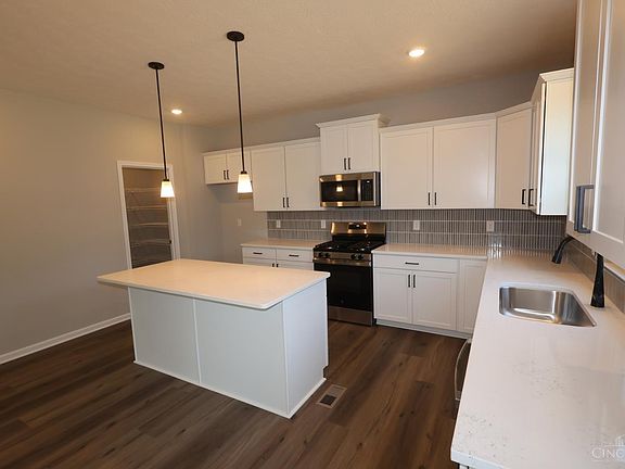 4th image of 1508 Acadia Dr #8