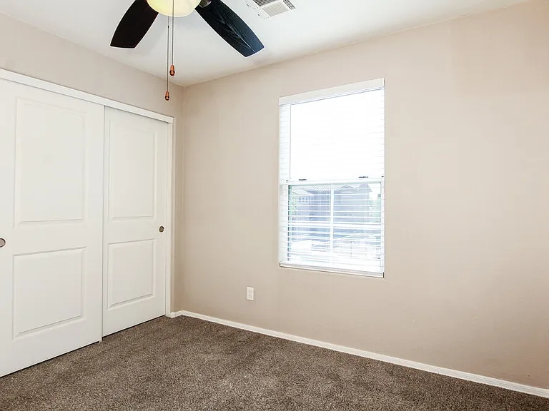 5804 S 10th Dr — Photo 13