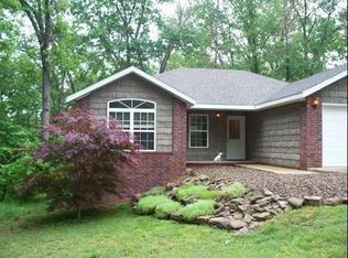 2 Milton Ln, Bella Vista, AR 72714