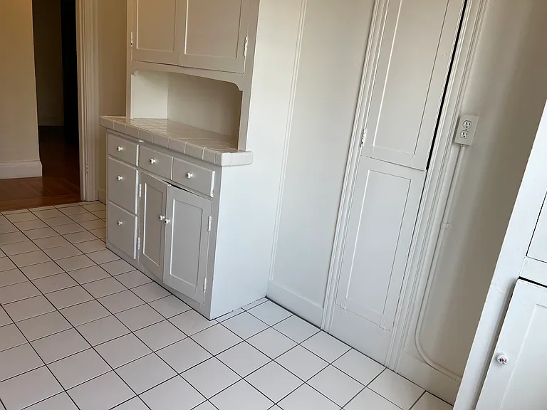 439 49th Street — Photo 10