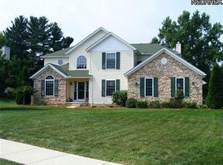 3297 Forestmeadow Dr, Cuyahoga Falls, OH 44223