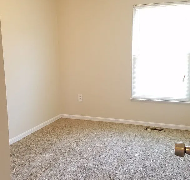 1669 Colonial Way — Photo 25