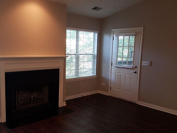 4th image of 1828 Michigan Ave APT 212