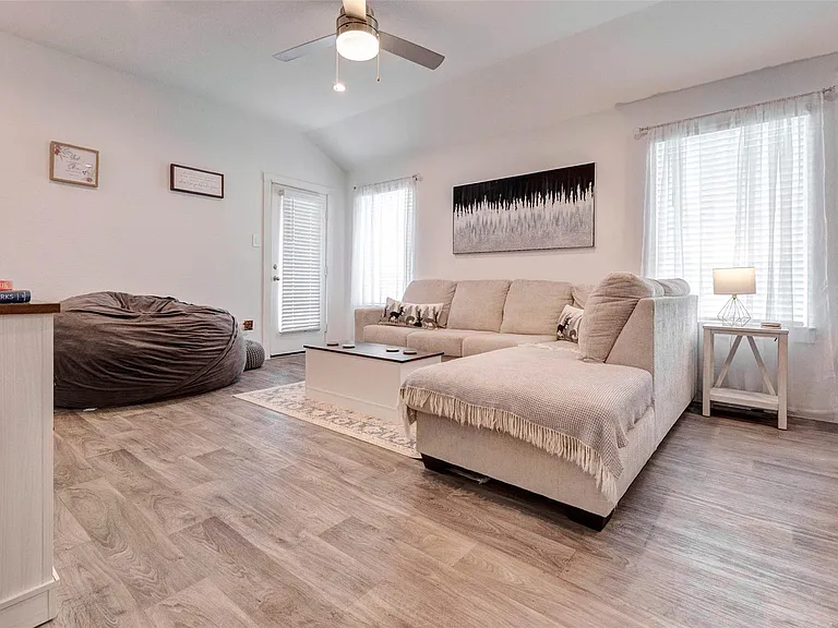 3910 Beltingham Bend Way — Photo 12