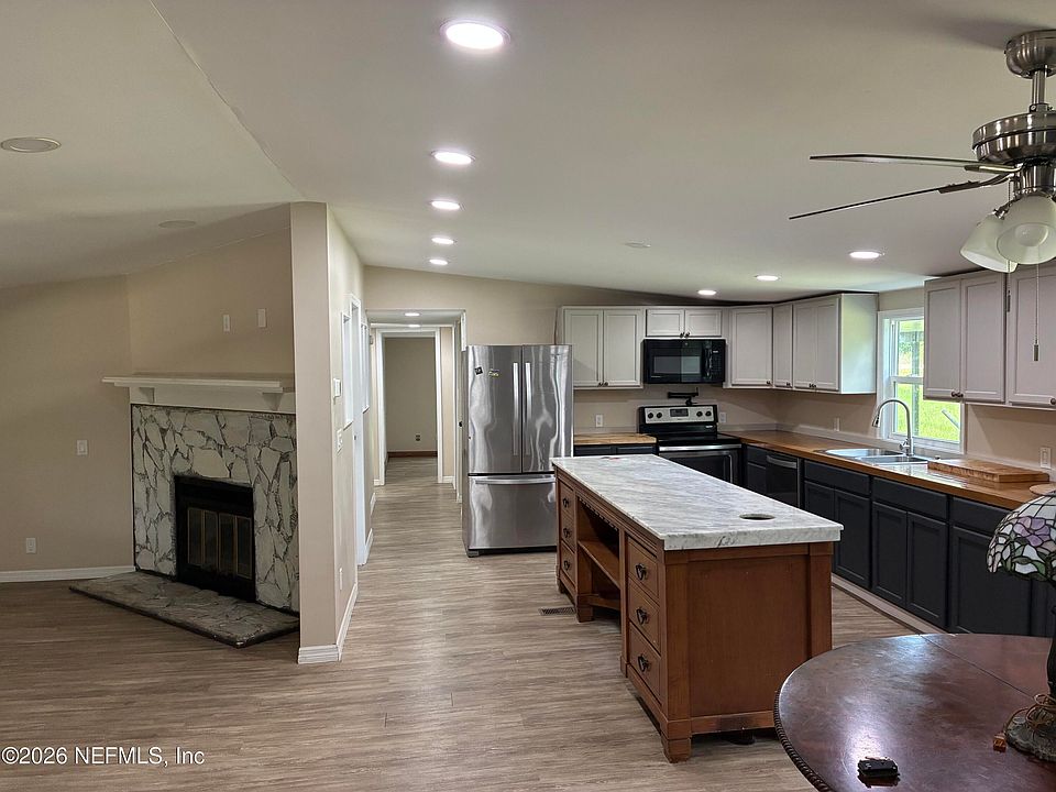 1st image of 636 UNION Avenue