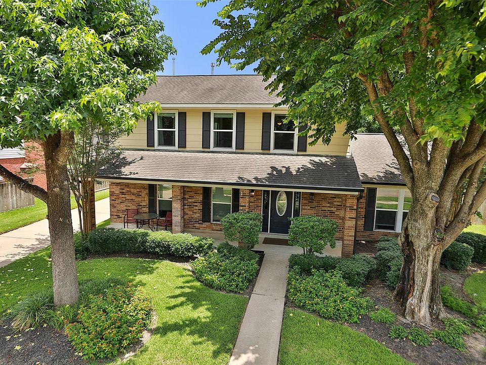 1st image of 8118 Pine Falls Dr