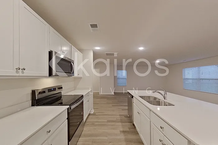 130 Inez Ave — Photo 7