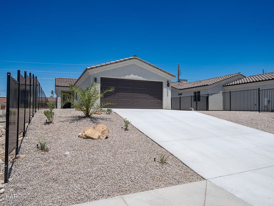 1st image of 3025 Palisades Dr #A