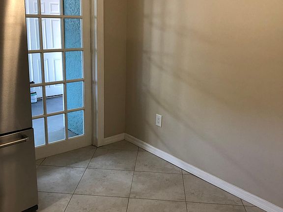 kitchen door to screened porch