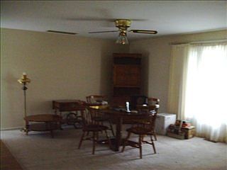 3rd image of 307 Hillpoint Ln