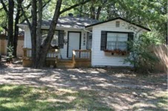 1st image of 1525 Grove Dr