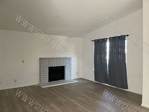 2nd image of 831 Sunrise Ct