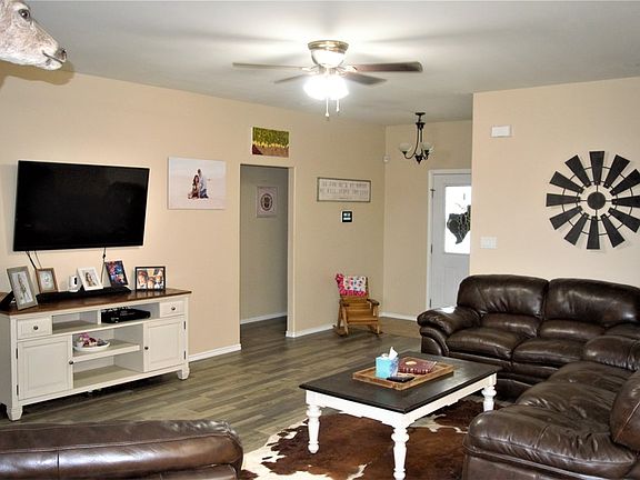 3rd image of 408 E 19th St