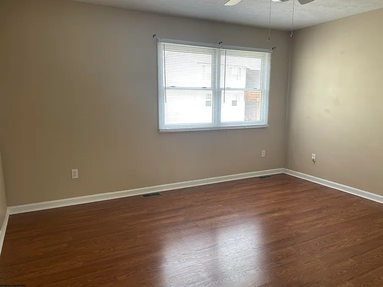206 Stonegate Cir — Photo 18