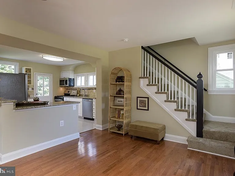 611 Hilltop Rd — Photo 7