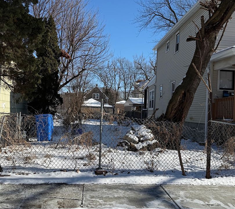1st image of 4415 W Congress Pkwy