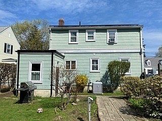 4th image of 22 Ruggles St