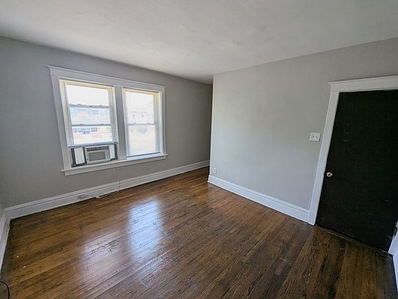 3rd image of 5026-28 Chippewa St #28A