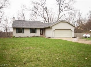 3185 N Loop Ct, Middleville, MI 49333